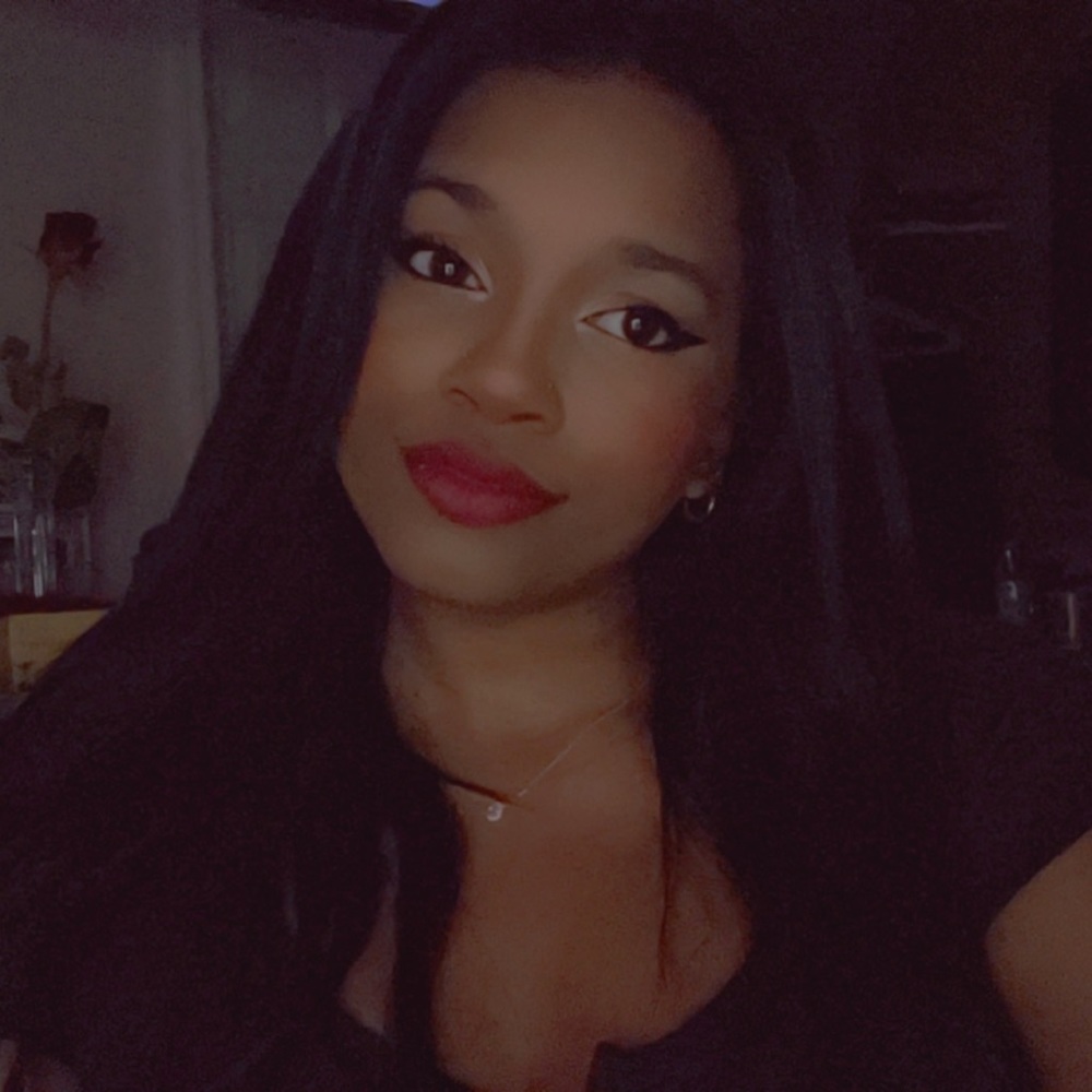 Meet your Posher, Yaliza